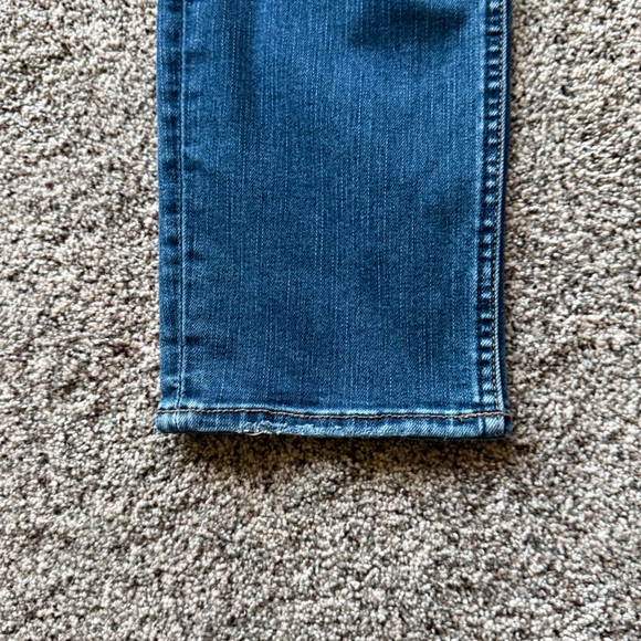 Silver Jeans Blue Distressed Beau Patches faded Denim 29 x 28.5 womens - Picture 2 of 12